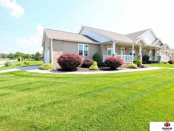 2nd image of 1600 Vavrina Ln