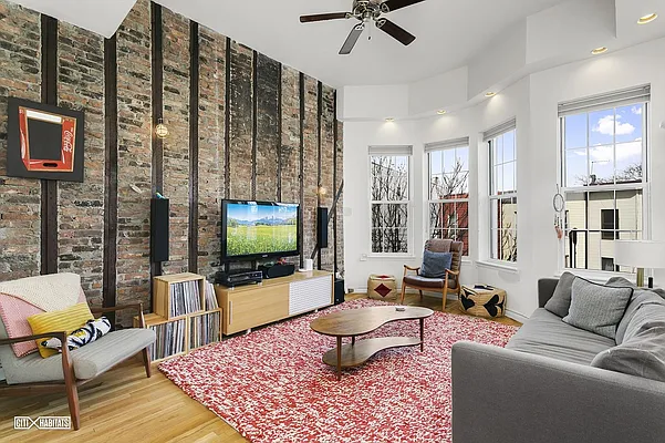 Sold by Citi Habitats | media 10