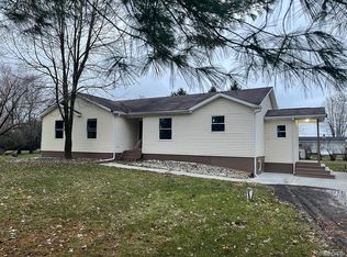 1883 New Rochelle Dr, Lapeer, MI 48446