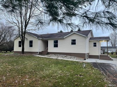 1883 New Rochelle Dr, Lapeer, MI, 48446