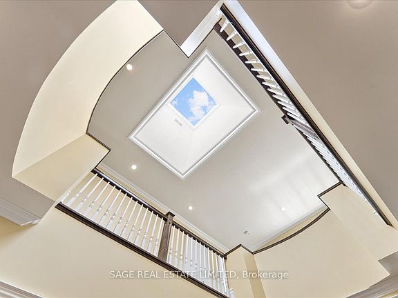 4th image of 67 Agincourt Dr