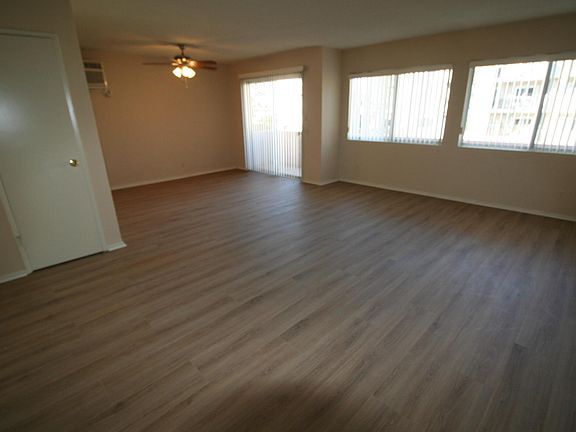 3rd image of 1927 Malcolm Ave #3