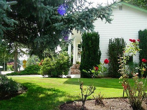 2nd image of 2517 NE 113th St