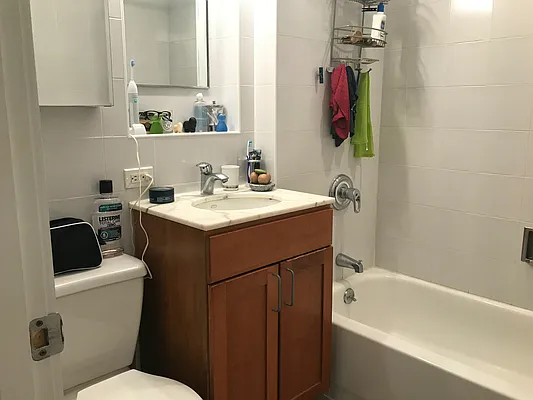 Rented by Buchbinder & Warren | media 17