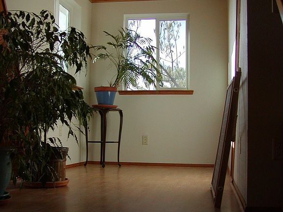 2nd image of 902 Woodward St