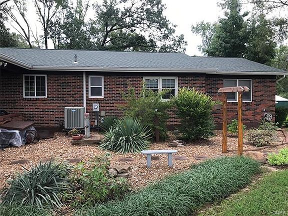 2nd image of 560 Stallmanns Ln
