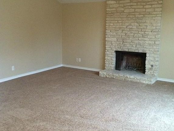 2nd image of 10410 School House Ln