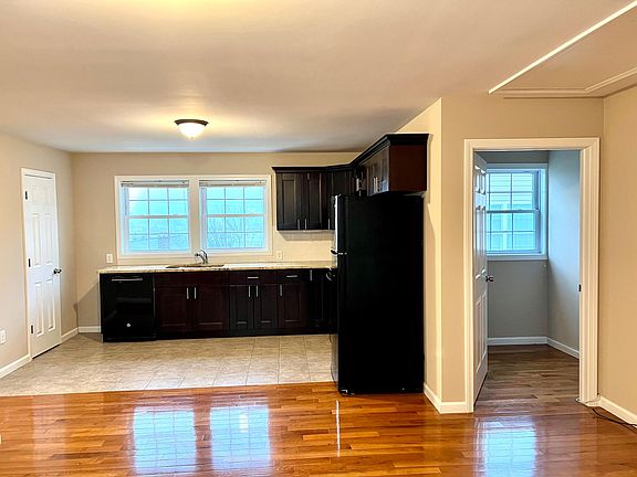 2nd image of 914 S Lake Blvd Unit B2