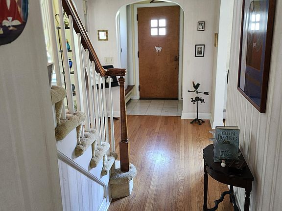 2nd image of 16 Wellesley St