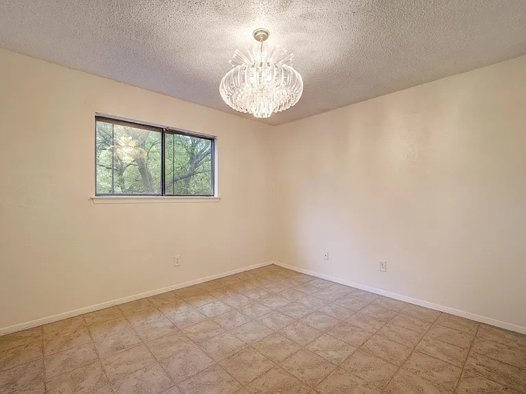 10509 Doering Ln — Photo 12