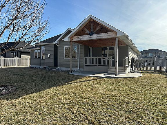 3rd image of 1113 Eastwood Dr
