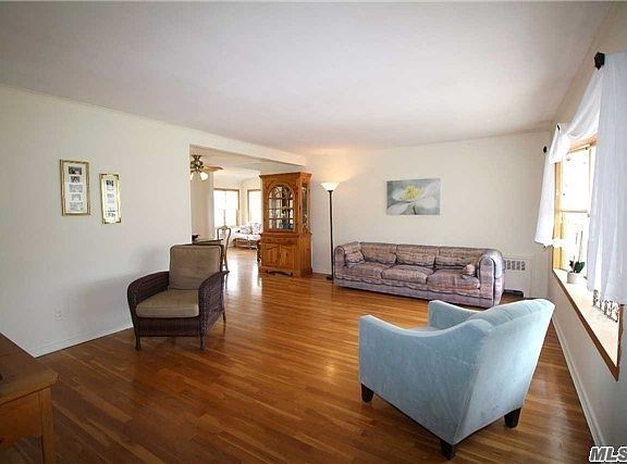 2nd image of 34 Crestwood Ln
