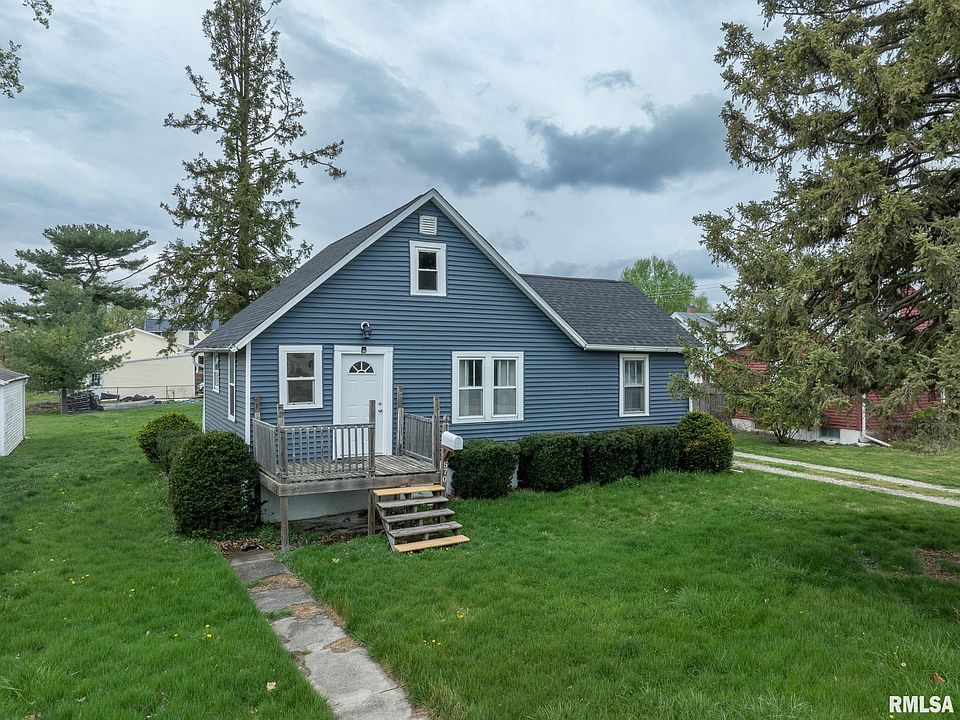 1st image of 570 Lawrence Ave