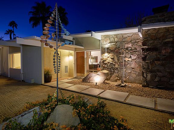 5th image of 2766 E Livmor Ave