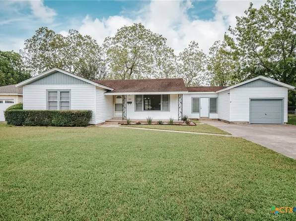 1903 Austin Ave, Victoria, TX 77901