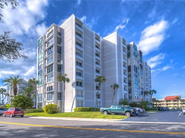 855 Bayway Blvd APT 301, Clearwater, FL 33767