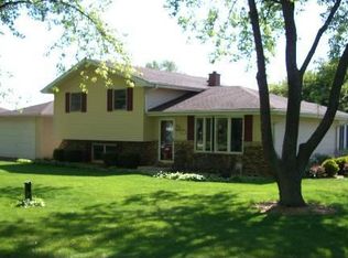 1N054 Darling St, Carol Stream, IL 60188