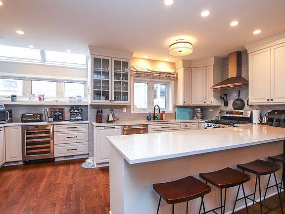 3rd image of 2717 N Lehmann Ct #4D