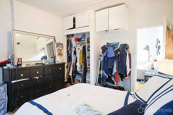 Rented by City Connections Realty | media 18