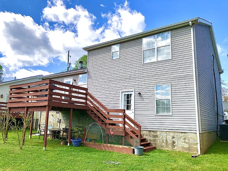 108 Edgehill Ln — Photo 30