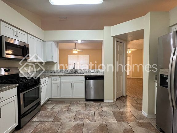 4th image of 838 Elm Forest Dr