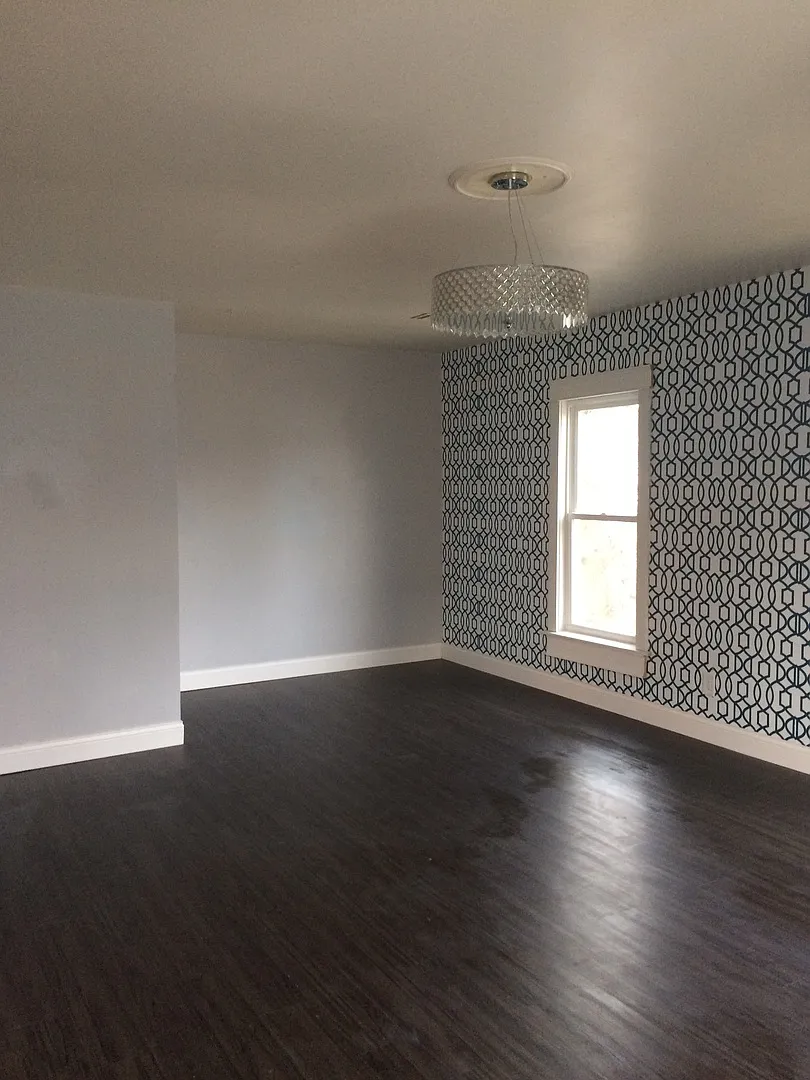 817 Jefferson — Photo 3