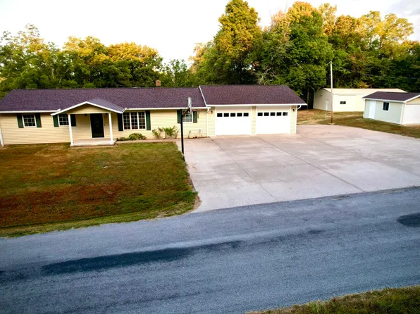 1002 Shumaker Rd, Villa Ridge, IL 62996