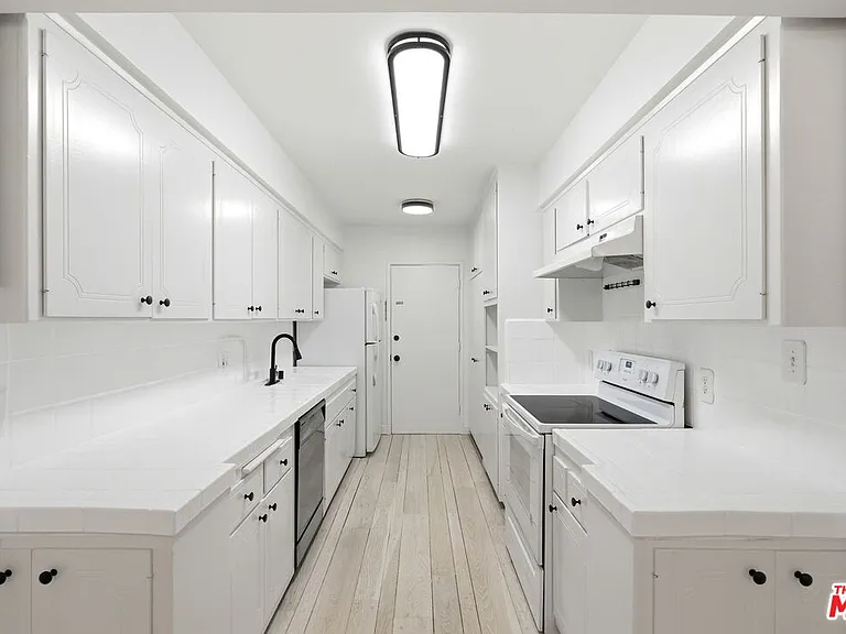 11970 Montana Ave #104 — Photo 8
