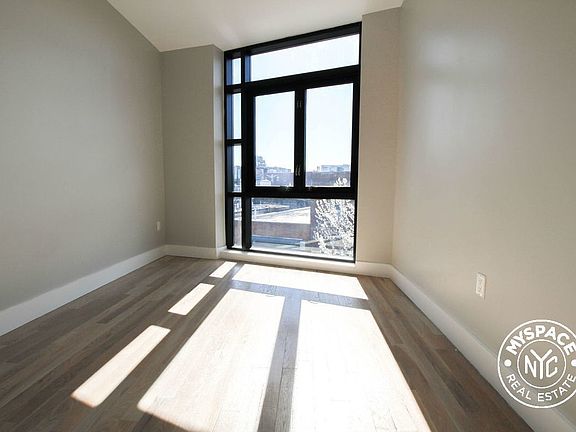 3rd image of 421 Manhattan Ave #3C