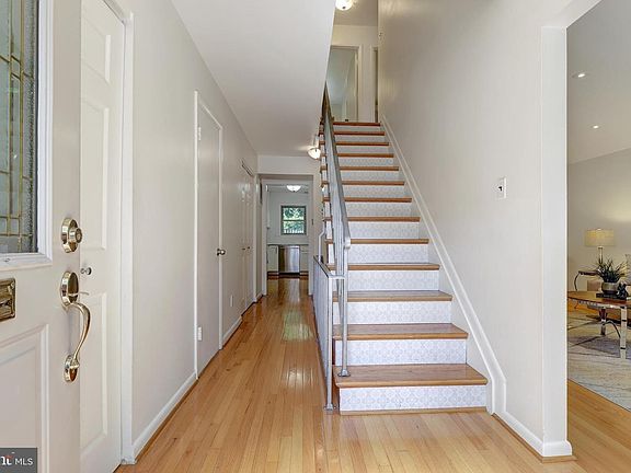 3rd image of 5041 Cliffhaven Dr