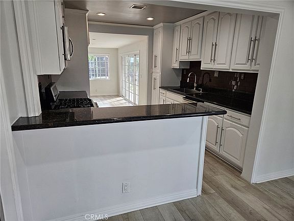3rd image of 8030 Lemona Ave #8030