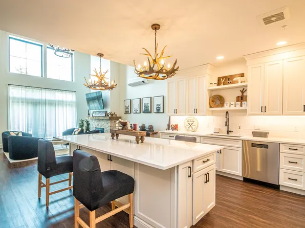 239 Skimobile Road #304, Conway, NH 03860