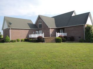 141 Amanda Dr, Jamestown, TN 38556