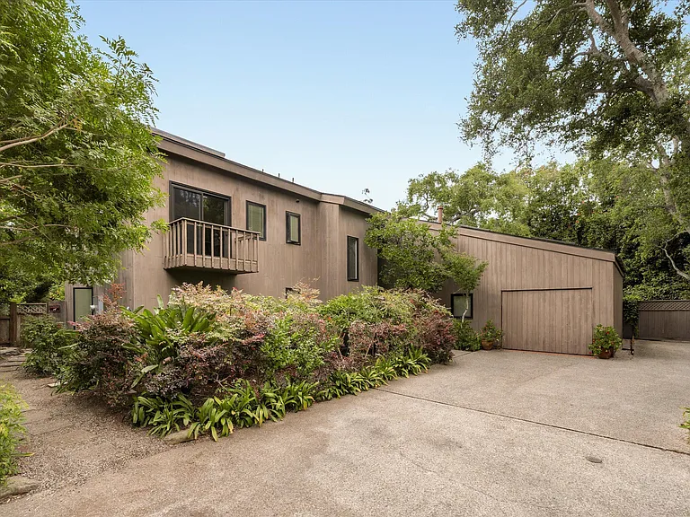 1539 Miramar Ln — Photo 2