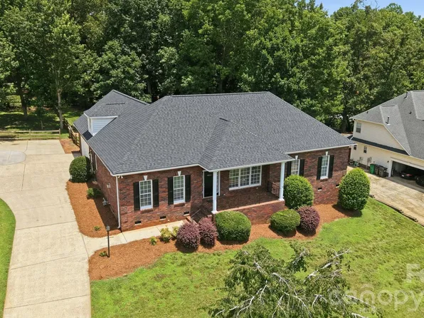 4024 Wild Nursery Ct, Charlotte, NC 28215