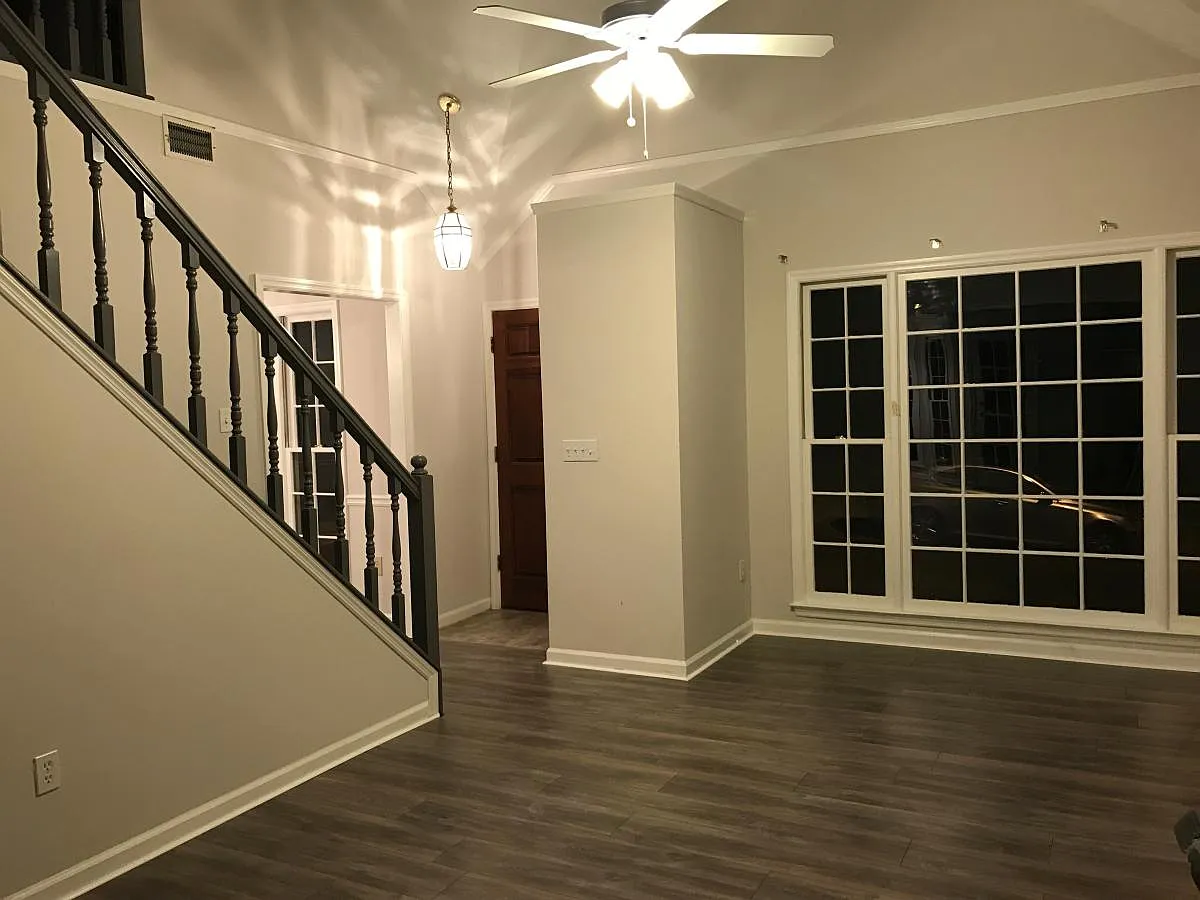 2 bed, 2.5 bath, 2041 sqft, $2,800 — Photo 2