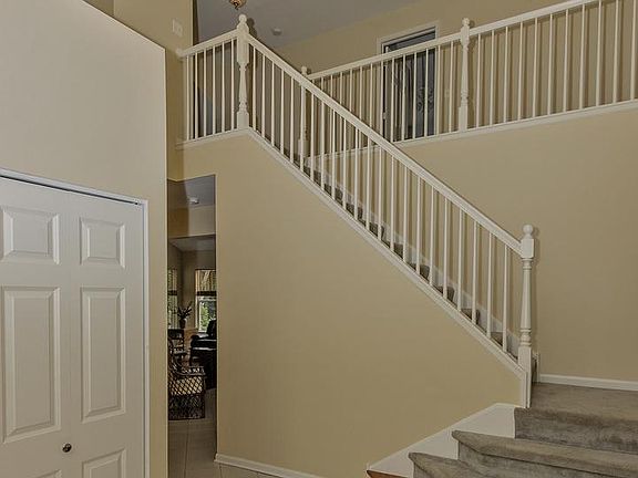 4th image of 1005 Park Ave
