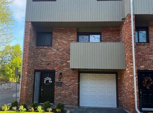50 Greenbank Rd #15, Ottawa, ON K2H8R3