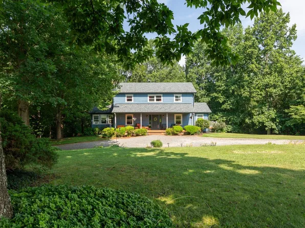 5203 James River Rd, Wingina, VA 24599