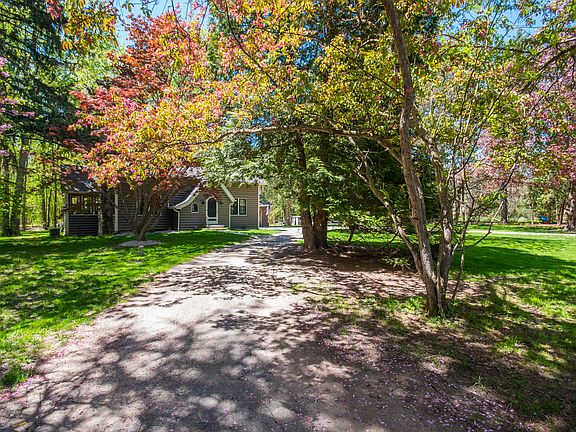 2nd image of 14075 Ironwood Dr NW