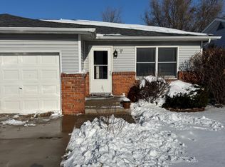 1409 4h Park Rd APT B, Pontiac, IL 61764