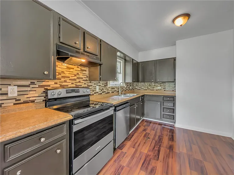 329 Foster Dr — Photo 9