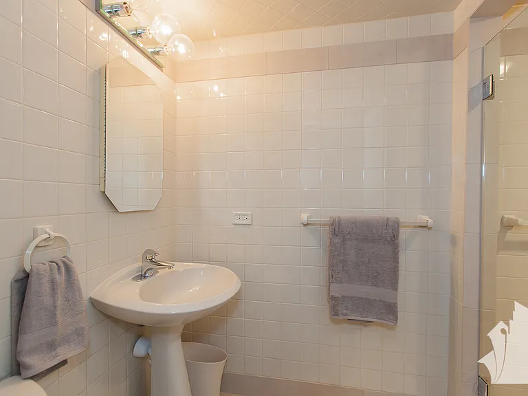 1625 W Hollywood Ave #1 — Photo 23