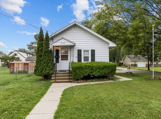1073 Caroline St, Green Bay, WI 54303