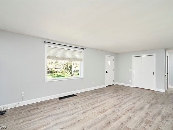 3rd image of 2625 Eaton Rd NW