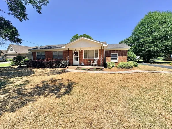591 Great Marsh Church Rd, Saint Pauls, NC 28384