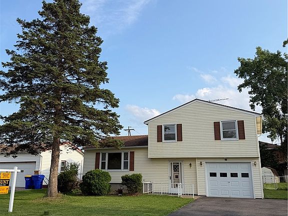 3rd image of 11 Morningstar Dr