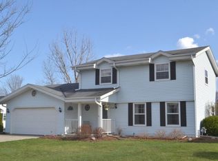 2945 W Hilltop Ln, Franklin, WI 53132