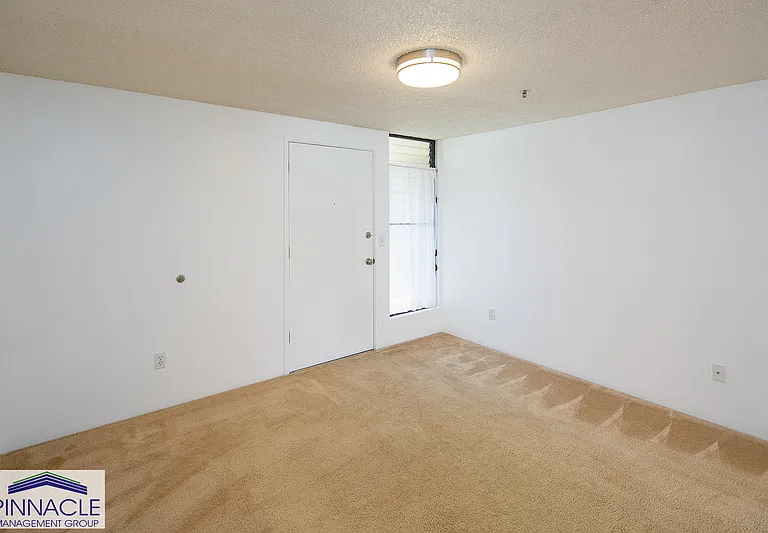 2860 Waialae Ave #302 — Photo 5