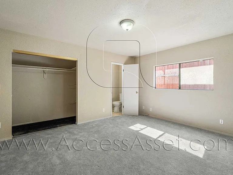 33220 Schaper St — Photo 13